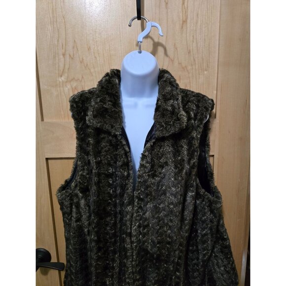 Dalia Collection Faux Fur Vest Black/Brown Striped mob wife cozy elegant warm - Picture 5 of 9